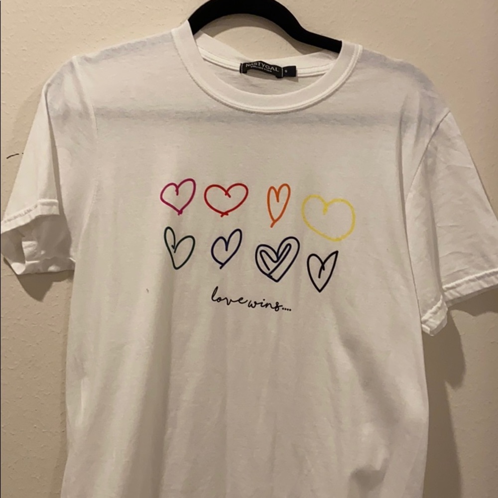 tee shirt that says love wins